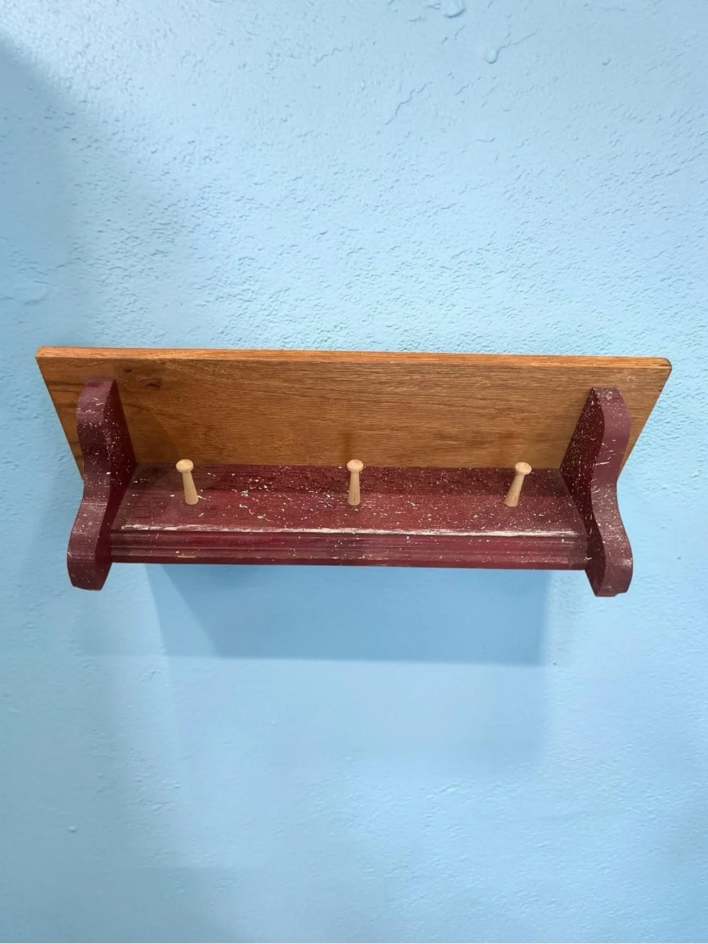 Red & White Rustic Wood Wall Shelf w/Pegs 17.5 inch Trinket Display Coat Rack